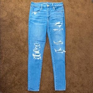 Never worn American Eagle Hi-Rise Jegging